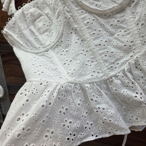 Astr Adorable White Eyelet Ruffle Strap Top Tie Up Back Zipper Boning NWT Med - Picture 7 of 12